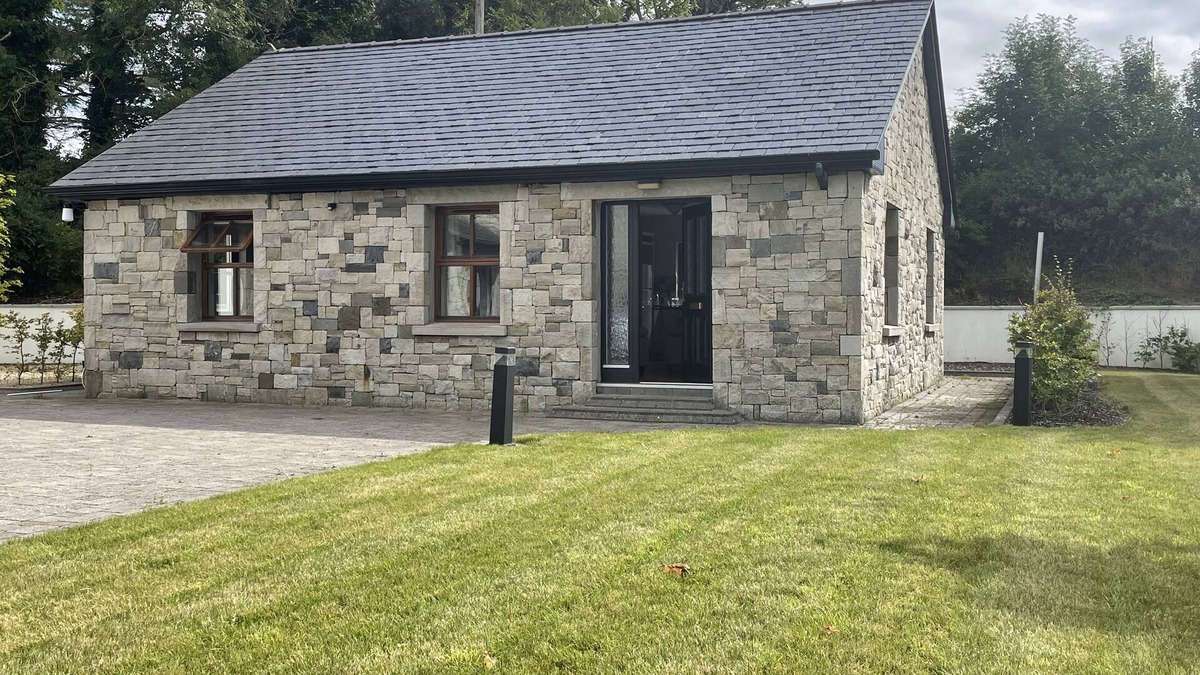Ballintober Cottage | Cosy cottage ideally located in central Mayo perfect for touring, Castlebar 11km
