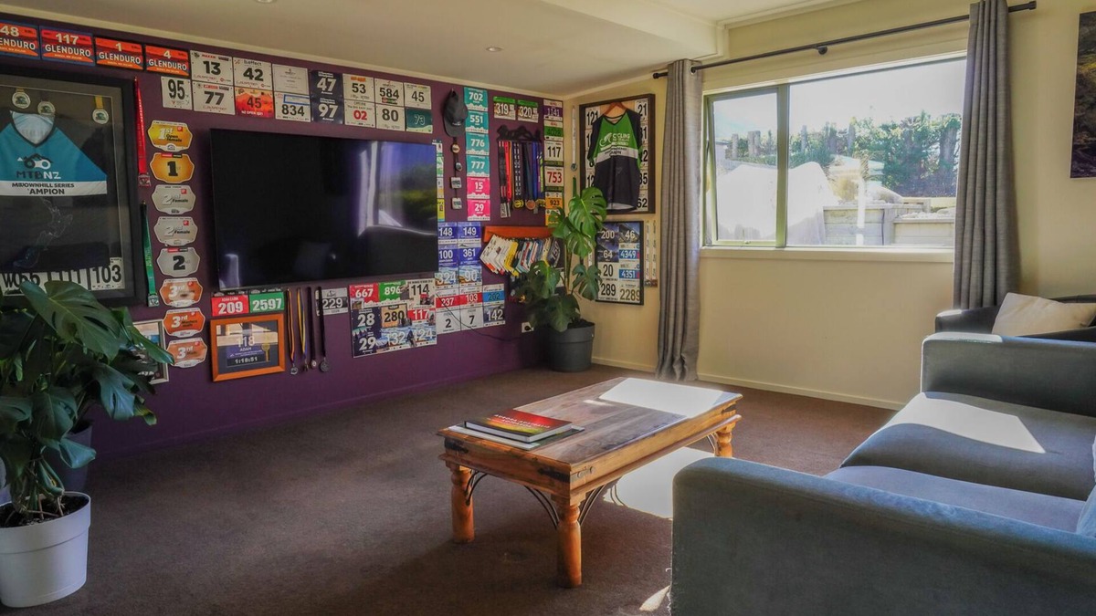 Lake Hawea Cottage | Cosy cottage in lake Hawea