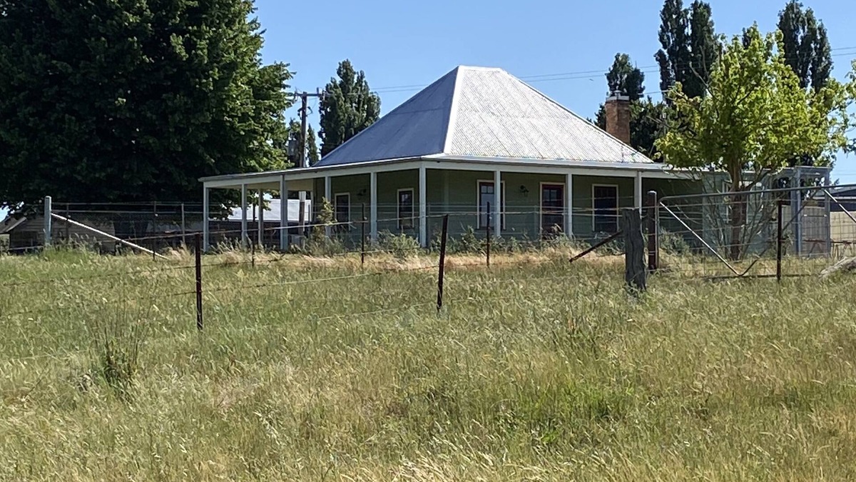 Ellerslie Other | Cosy Cottage on a cattle and sheep property.