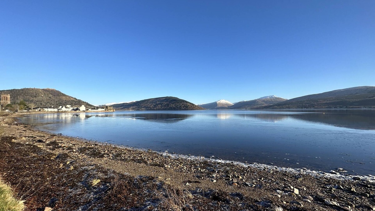 Inveraray Cottage | Cosy Cottage Stunning Loch Fyne Views &Wood Burner