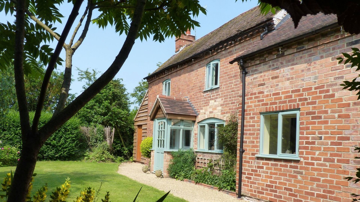 Malvern Wells Cottage | Cosy Cottage With Log Burner And Country Views