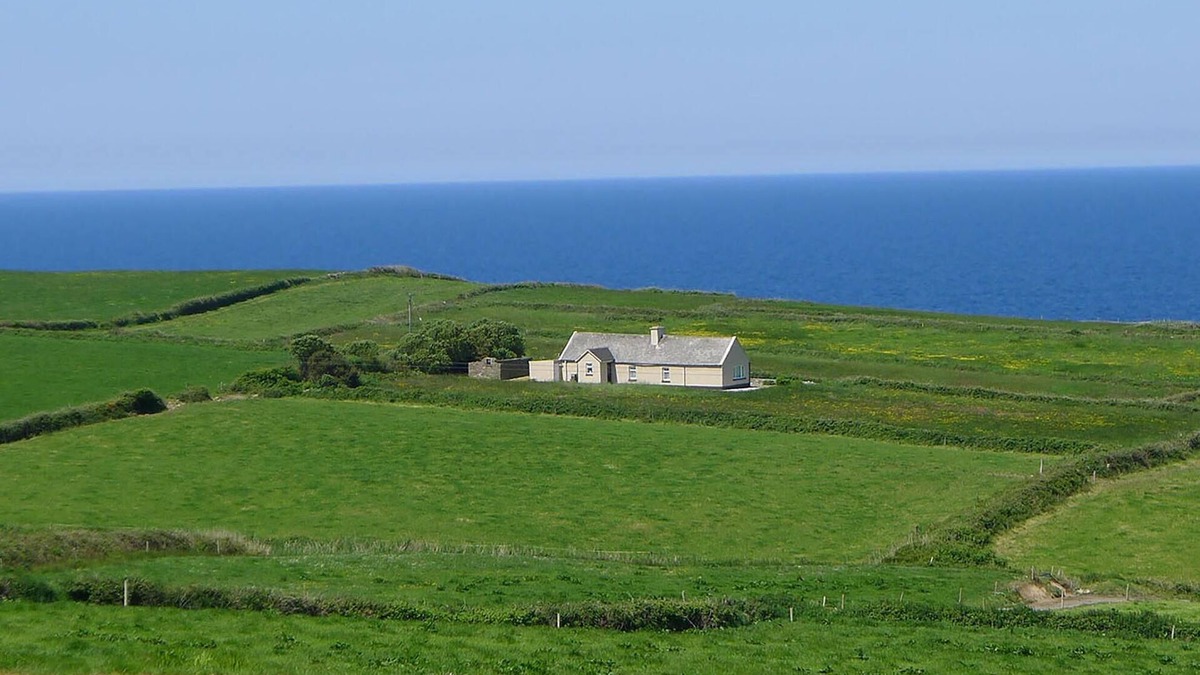 Doonbeg Cottage | Cosy cottage with ocean view