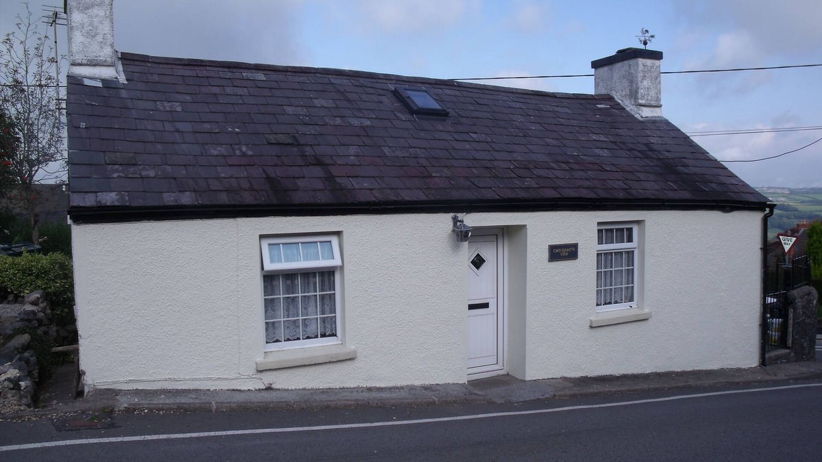 Porthyrhyd Cottage | COSY COTTAGE WITH REAL FIRE AND FABULOUS VIEWS IN CARMARTHENSHIRE, WALE