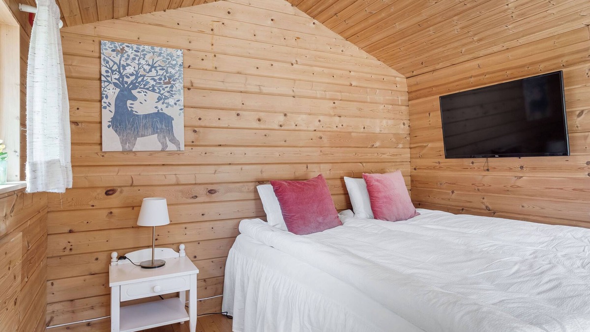 Djurhamn Cabin | Cosy Cottages Close To Water