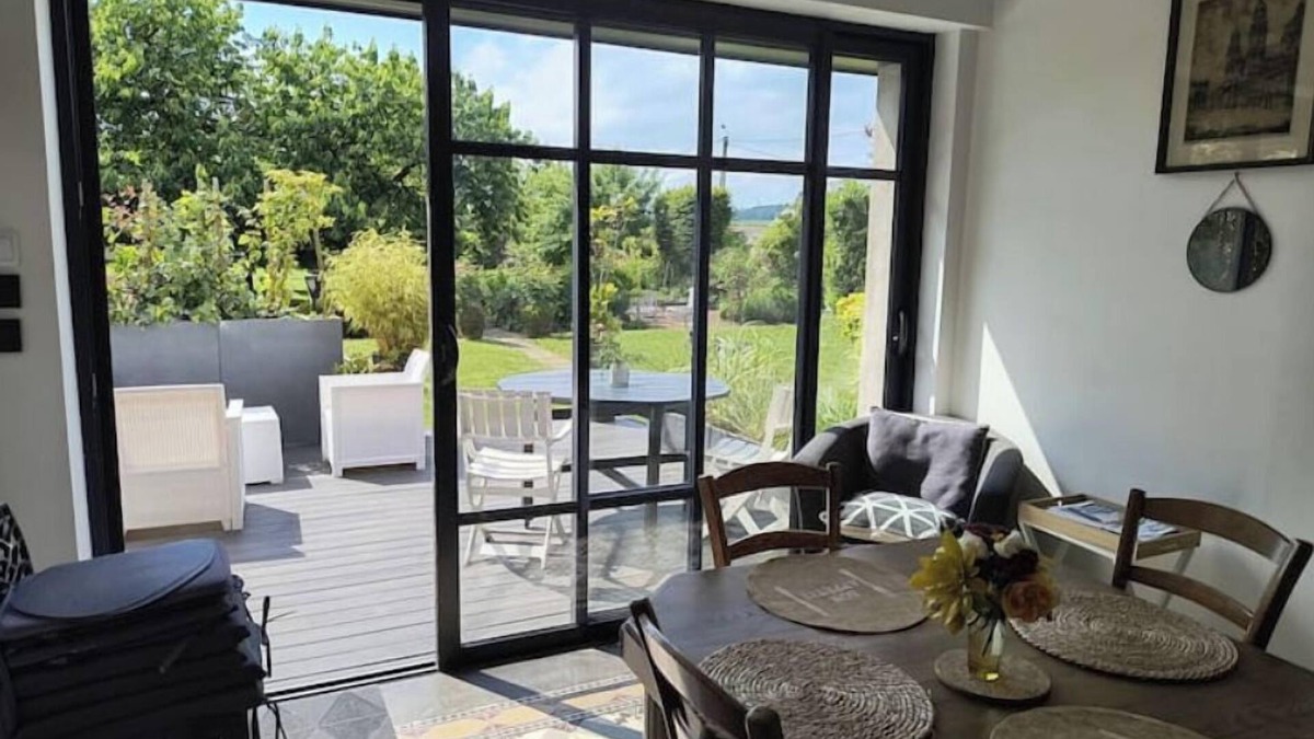 Mesbrecourt-Richecourt House | Cosy, country-style 3* gîte in the heart of Picardy's heritage, sleeps 5