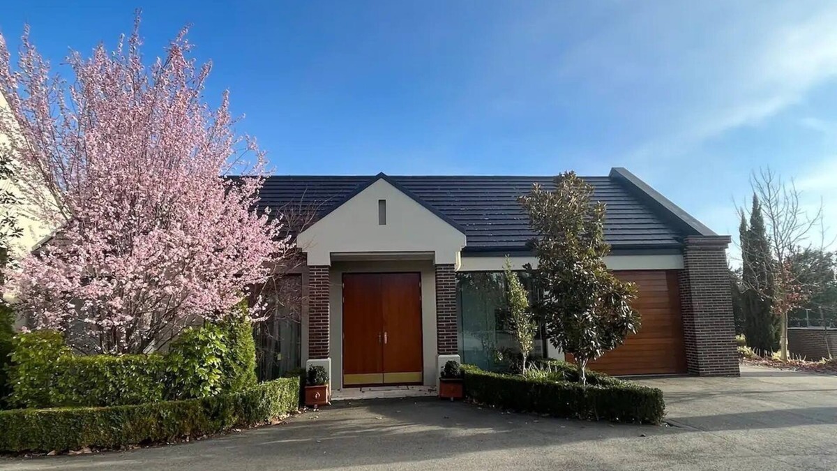 Pialligo Apartment | Cosy Country Apartment 8-mins from the City