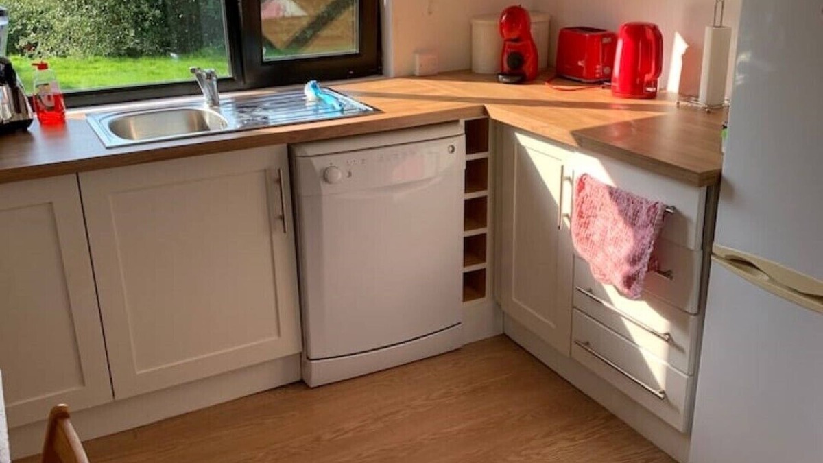 Crumlin Cabin | Cosy Country Cabin, rural but only 20 mins from Belfast