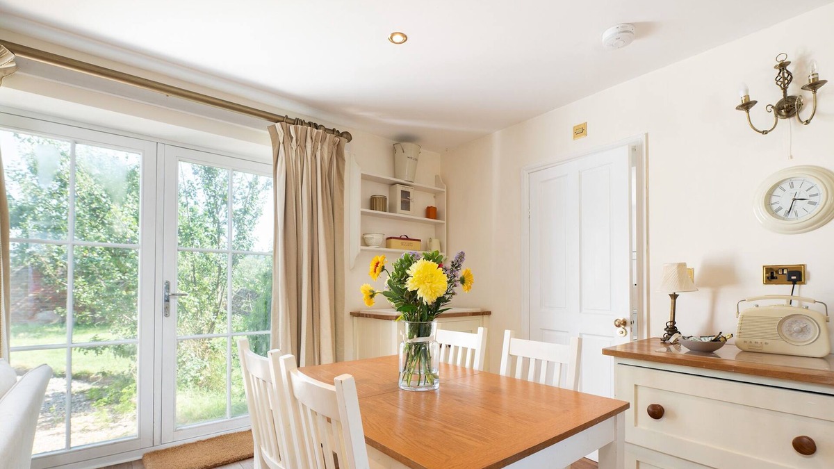 Watlington House | Cosy Countryside Annexe I Pass The Keys