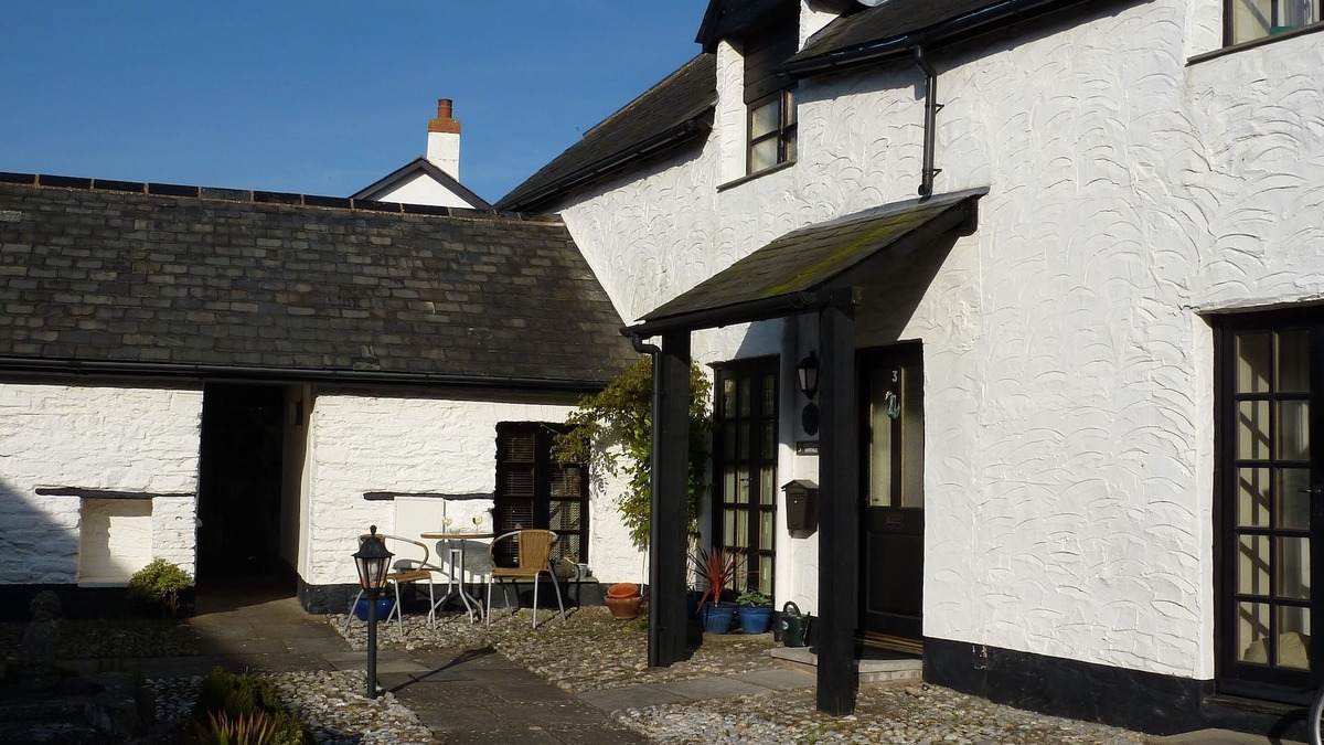 Wrafton Cottage | Cosy Courtyard Cottage ideal location for exploring North Devon area