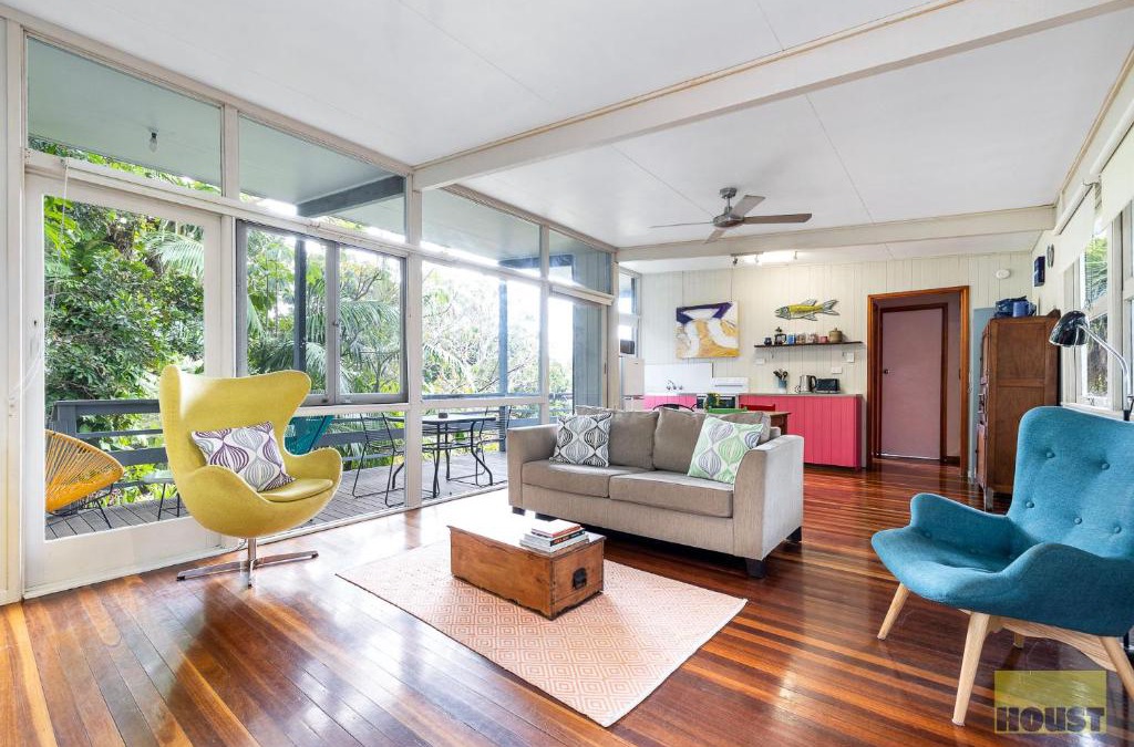 Currumbin Apartment | Cosy Currumbin Cottage