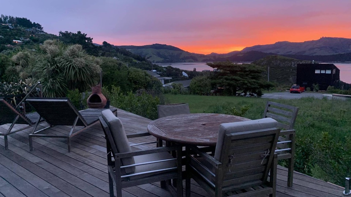 Diamond Harbour House | Cosy & Cute Holiday Home with Harbour View