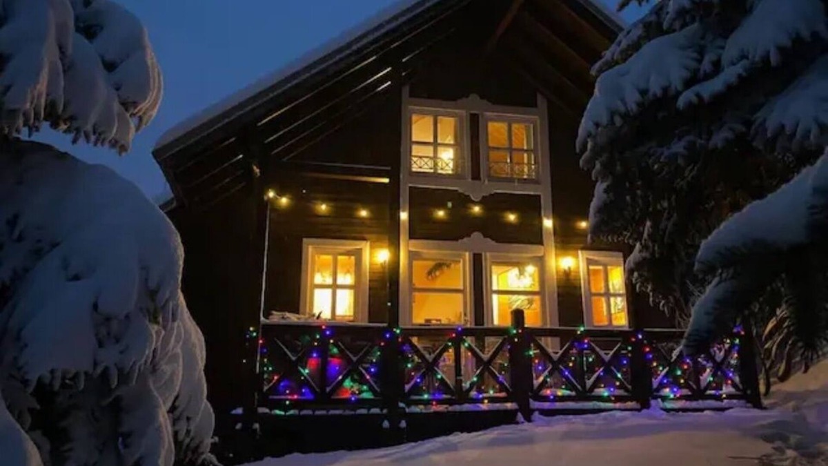 Allos Ski Chalet | Cosy detached Alpine chalet with log fire, balcony and mountain views - sleeps 8