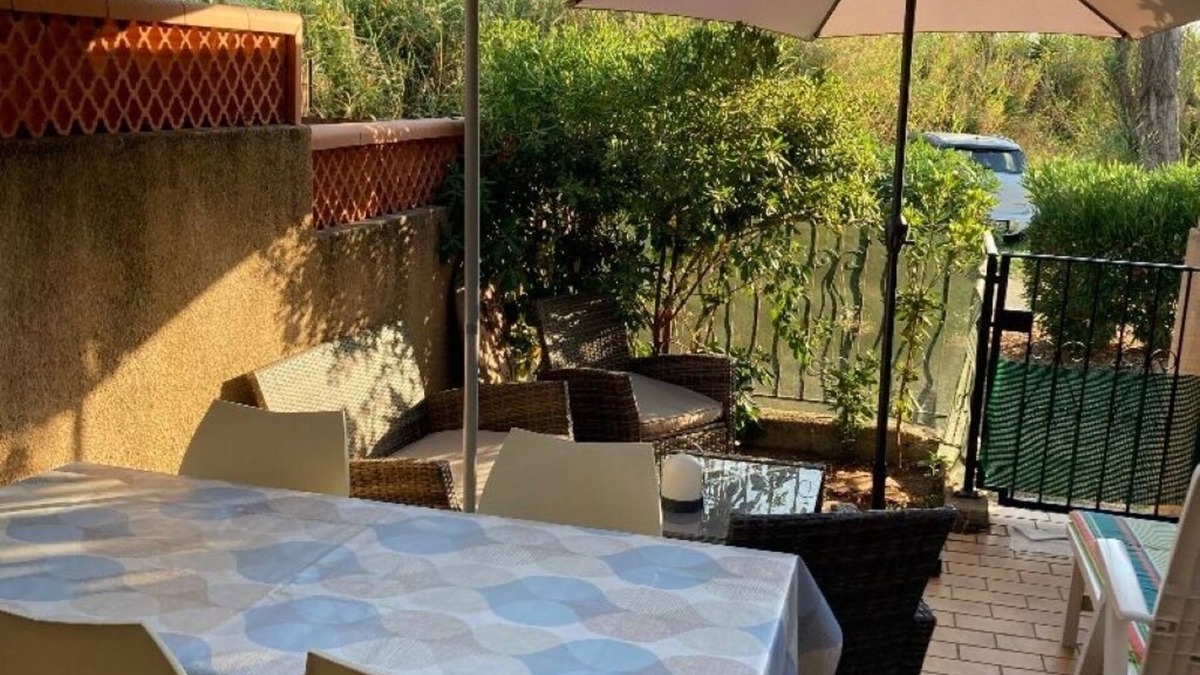 Residences du Golfe de Lava Apartment | Cosy duplex studio 50 m from the beach.