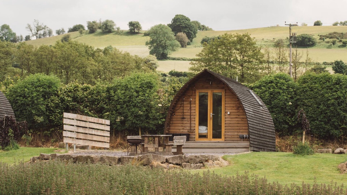 Builth Wells Cabin | Cosy En-suite Glamping Cabin Near Hay-on-Wye.