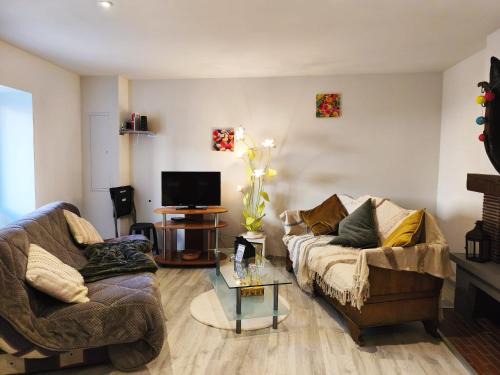 Champagne-en-Valromey Apartment | Cosy et chaleureux, centre village, proche commodité