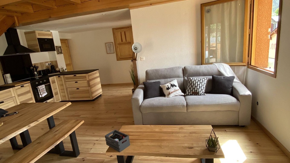 Latour-de-Carol Apartment | Cosy family apartment close to ski resorts and long walks