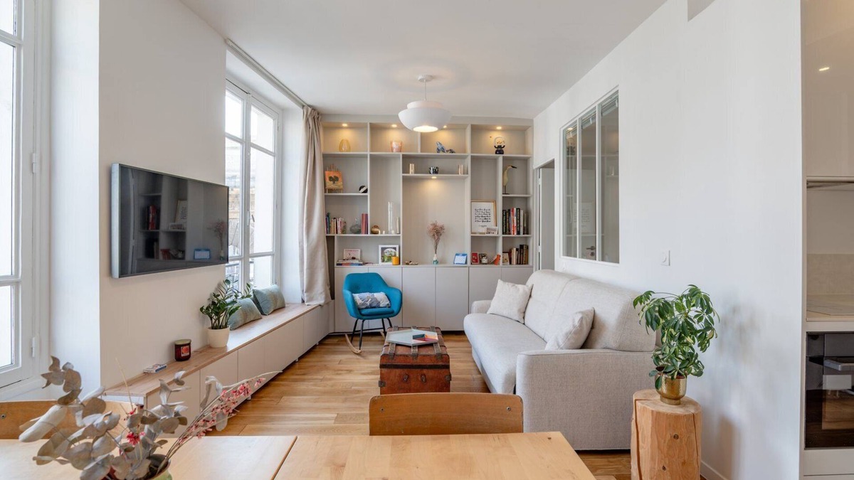 Saint-Vincent-de-Paul Apartment | Cosy Faubourg St Martin retreat