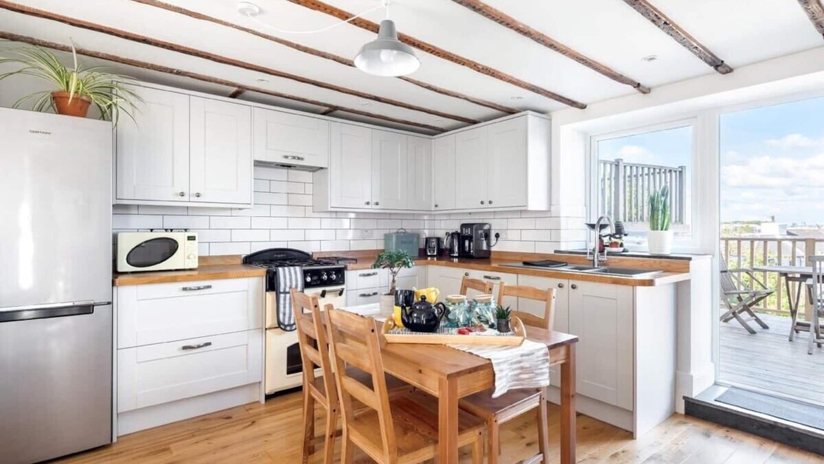 Turnchapel Cottage | Cosy Fisherman's Cottage w/Balcony & Sea Views