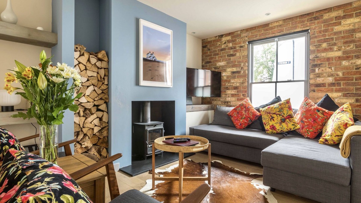 Whitstable House | Cosy Fisherman’s Cottage, minutes from High Street, Harbour & Beach