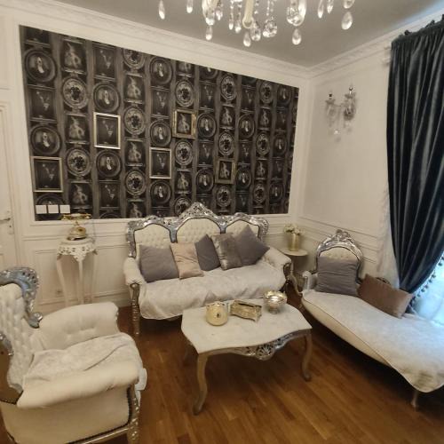 8th Arrondissement Apartment | Cosy Flat 8e Champs-Elysées