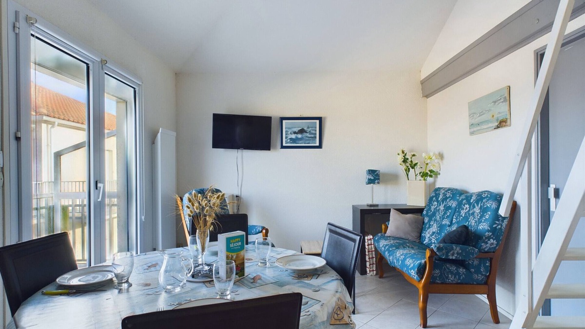 Saint-Hilaire-de-Riez Apartment | Cosy flat for 5 with sea view