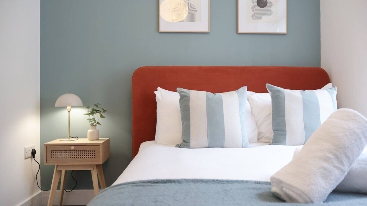 Gabalfa Apartment | Cosy Flat in Cardiff