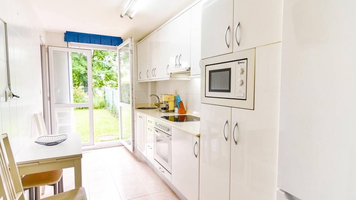 La Helguera Apartment | Cosy flat with pool and garden near Cabarceno