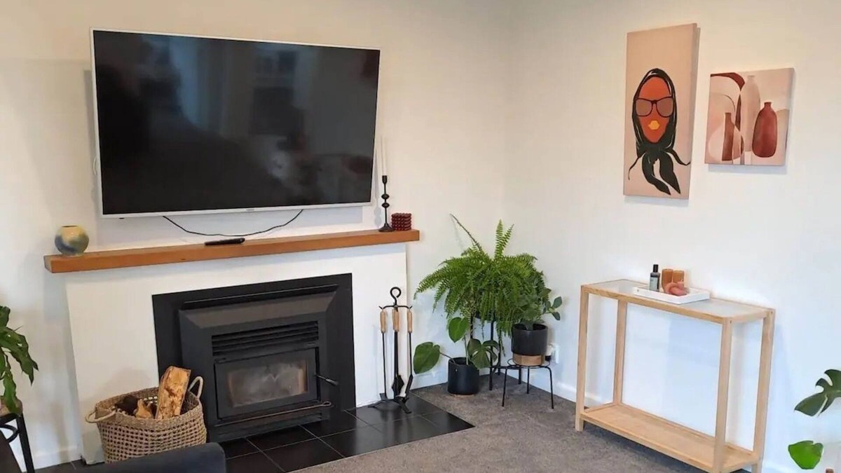 Christchurch House | Cosy, Functional and Friendly!