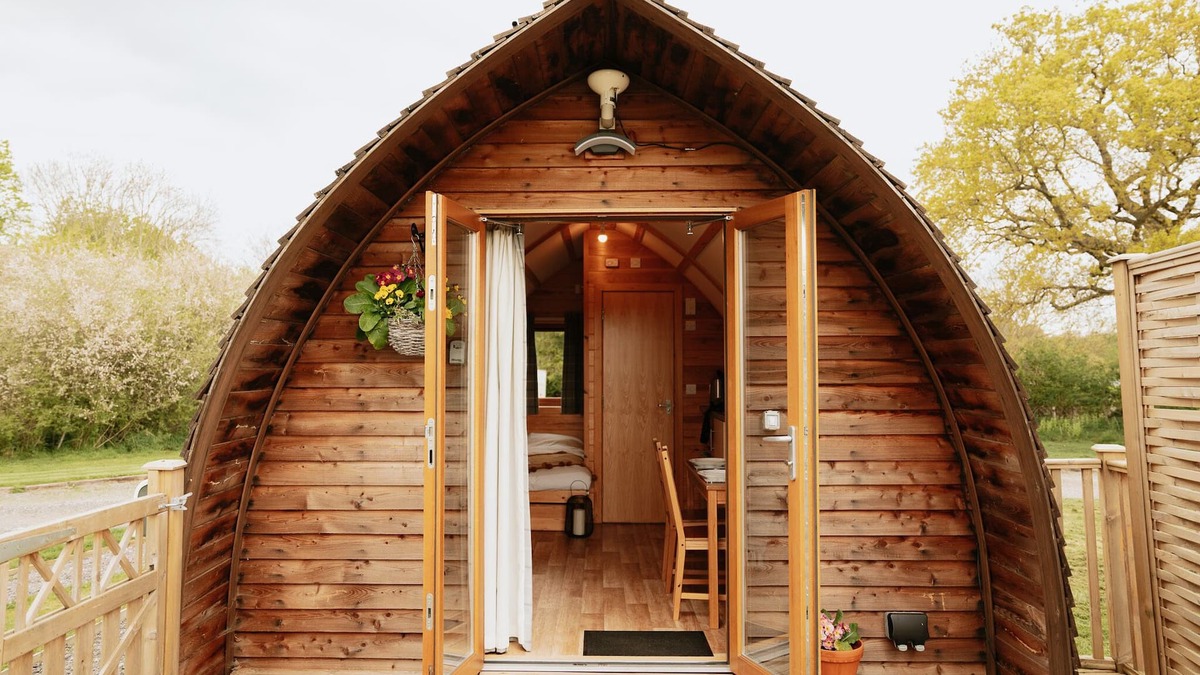 Bury St Edmunds Cabin | Cosy Glamping Cabin near Bury St Edmunds