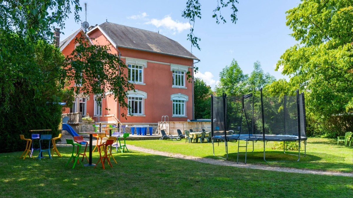Jagée House | Cosy group gîte with swimming pool