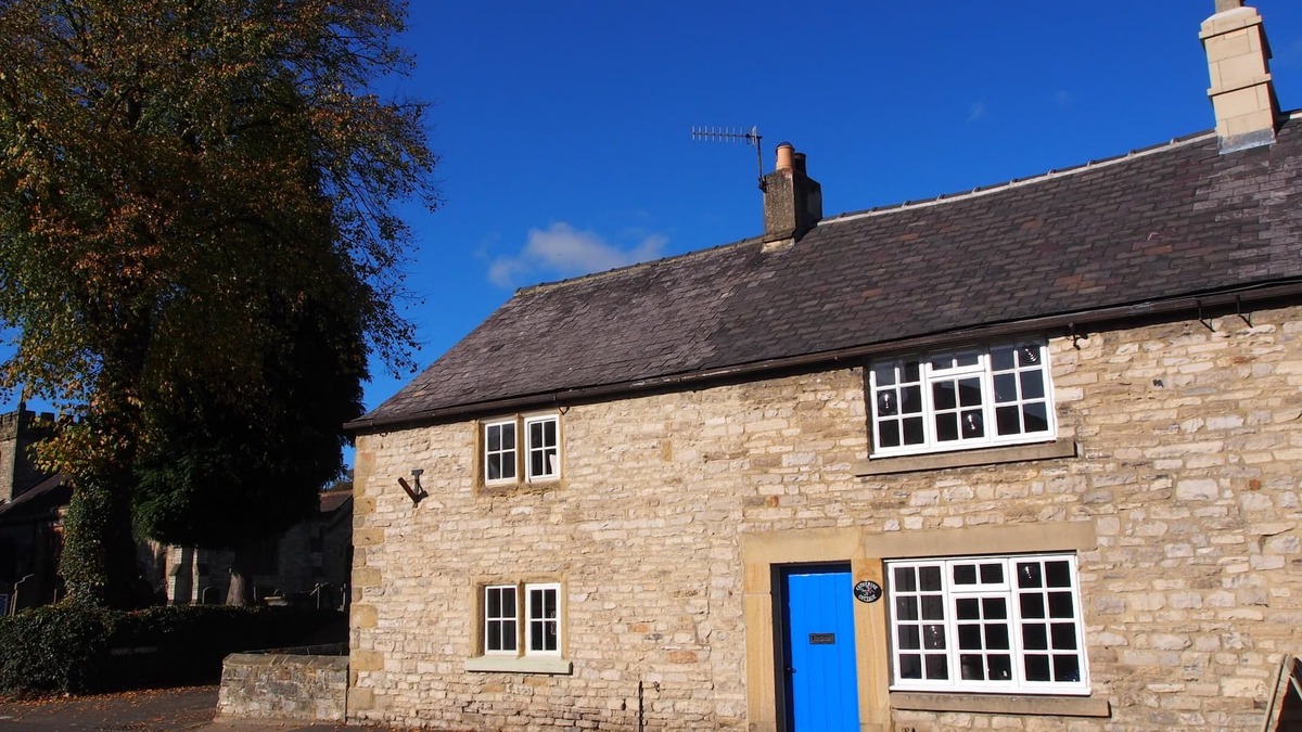 Ashford-in-the-Water Cottage | Cosy historic cottage in beautiful village with shop, café, 2 pubs.