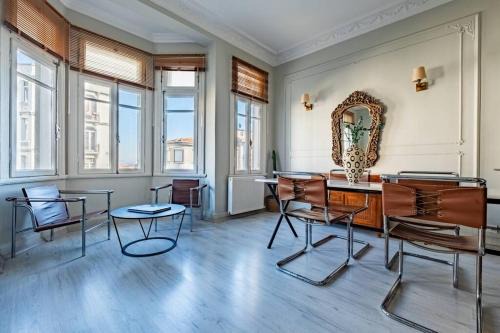 Cihangir Apartment | Cosy Historical Apartment