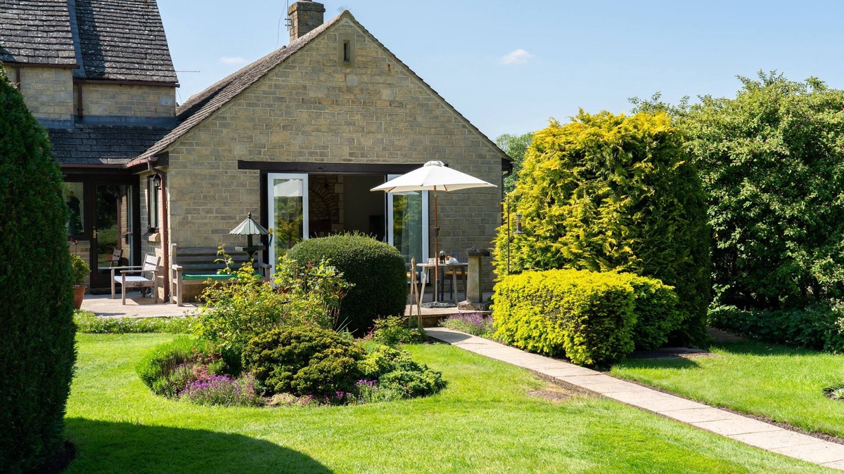 Broadwell Cottage | Cosy holiday cottage for 2 in the Cotswolds - Twigs