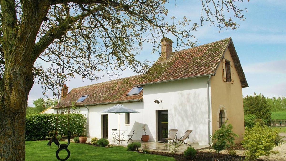 Saint-Aignan-le-Jaillard House | Cosy holiday home in Sully-sur-Loire with balcony
