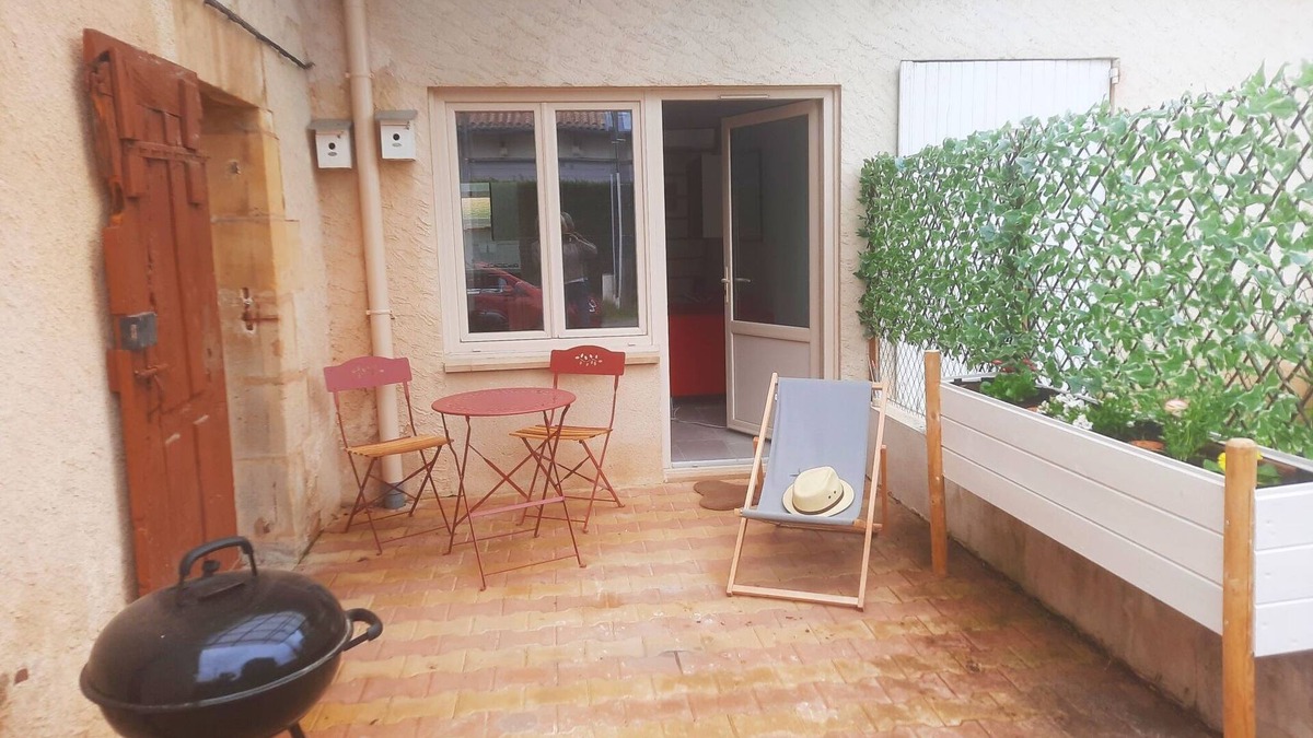 Bergerac Apartment | Cosy holiday home in Bergerac with terrace