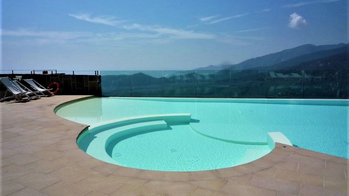 Magliolo Apartment | Cosy holiday home in the Ca' Nova region with hot tub