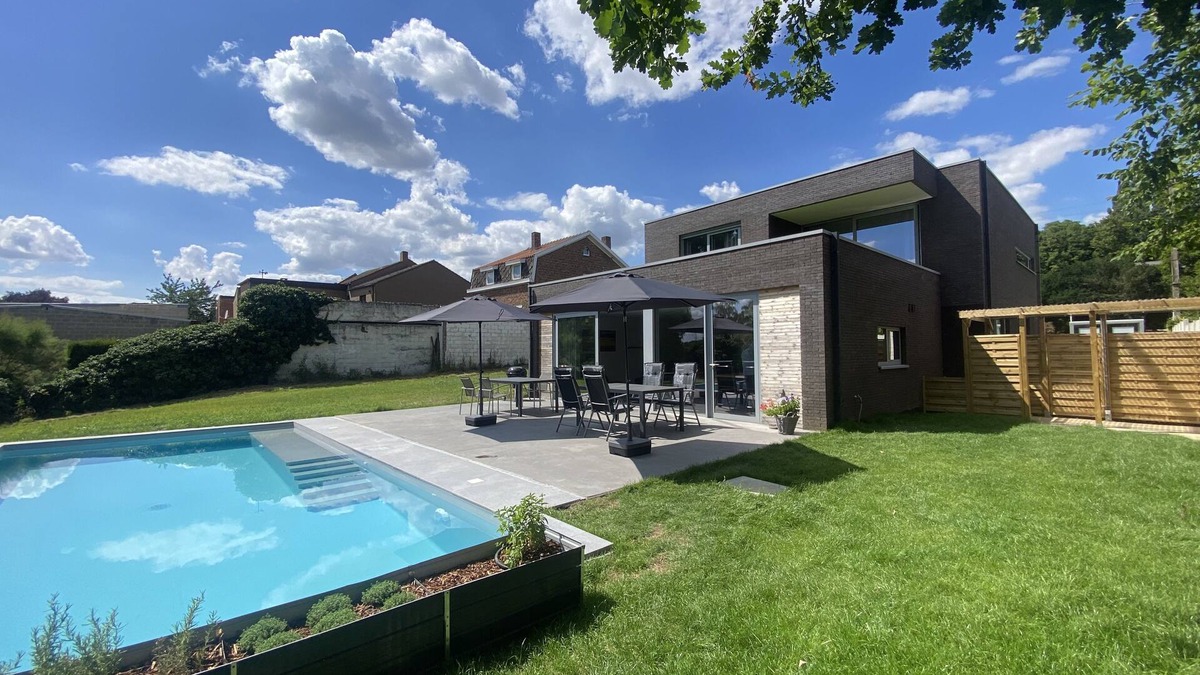 Tongeren House | Cosy holiday home with a large garden