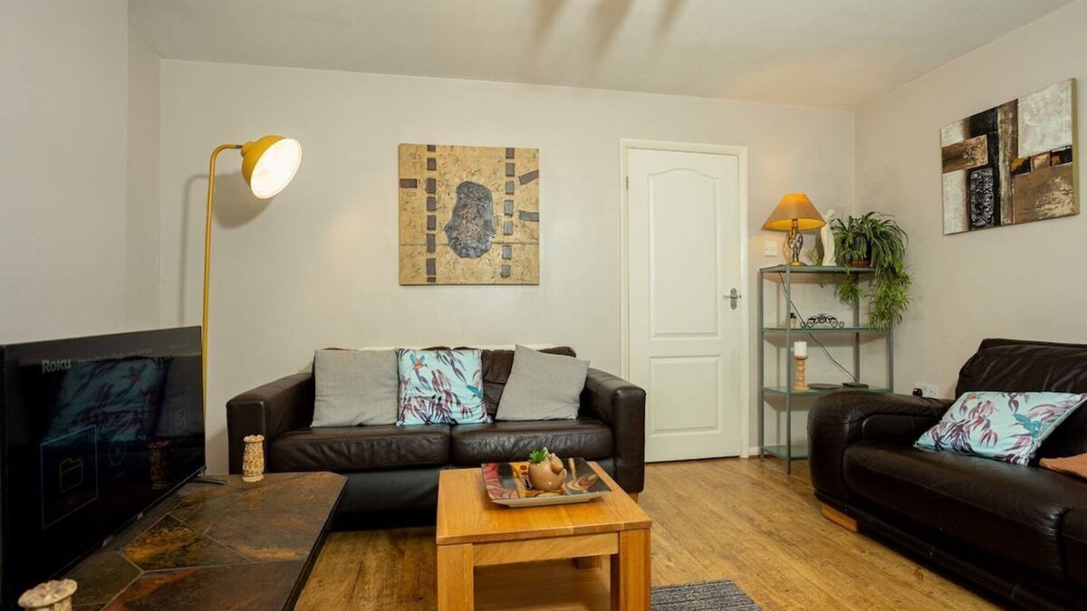 Warwick House | Cosy Home in Central Warwick