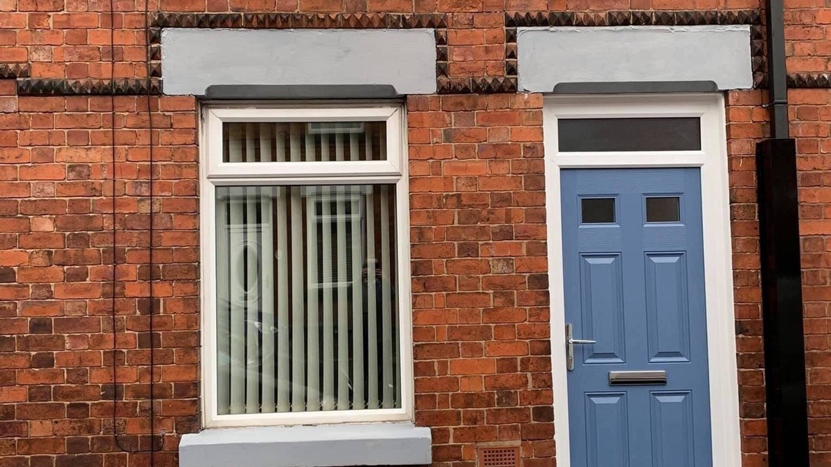 Thatto Heath House | Cosy home in Eccleston near Liverpool from October25