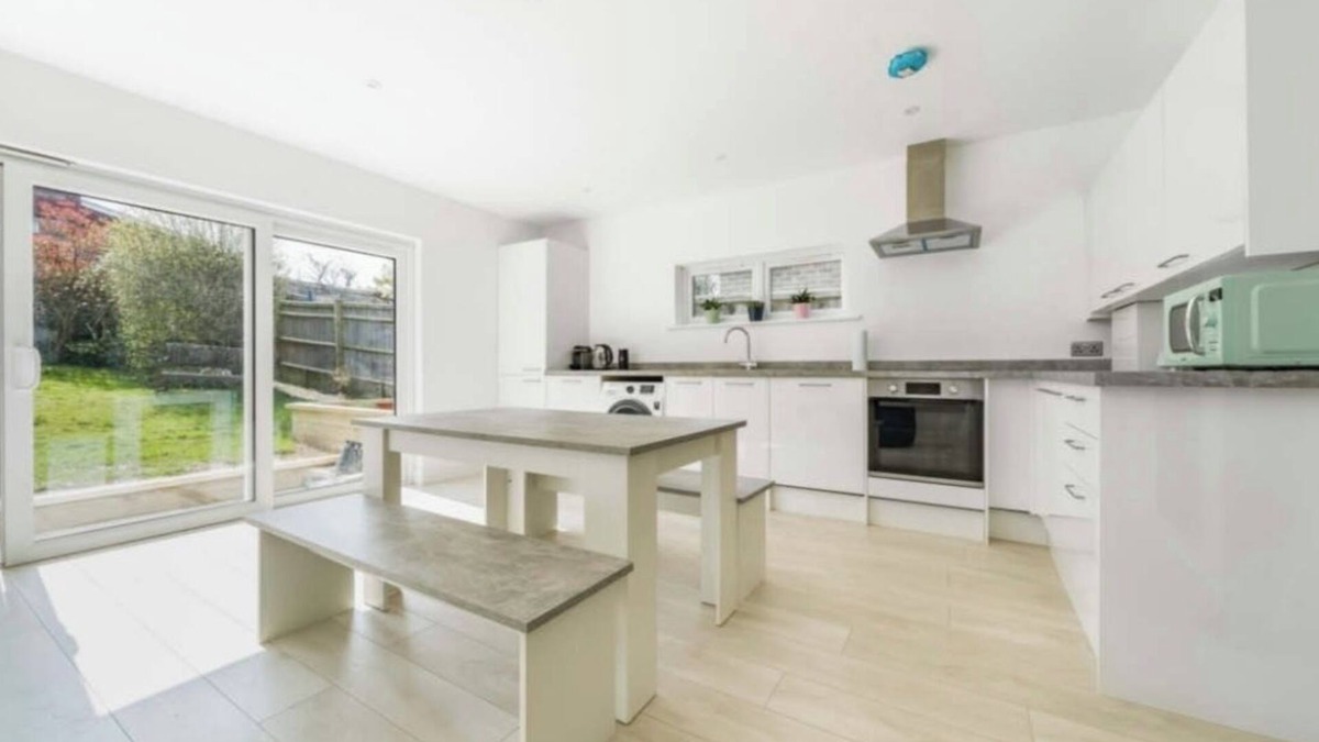 Haywards Heath House | Cosy house near centre of Haywards Heath.