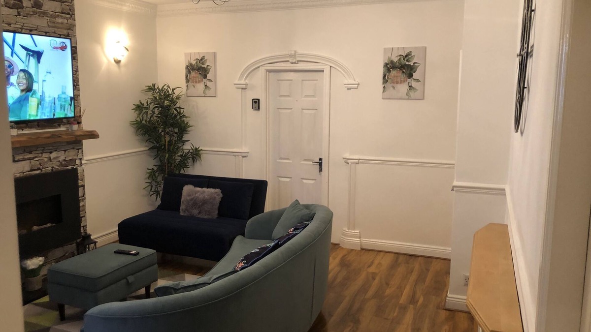 Failsworth House | Cosy house with easy access to public transport