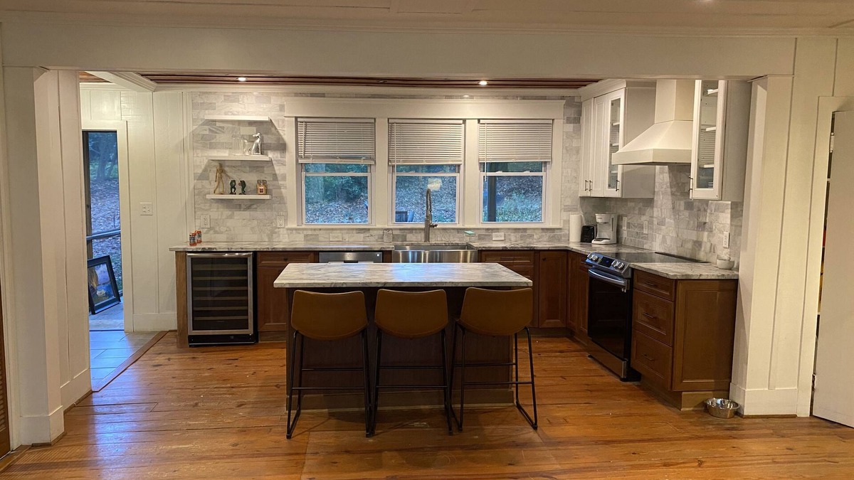 Chapel Hill Cottage | Cosy In Town Cottage in the Forest