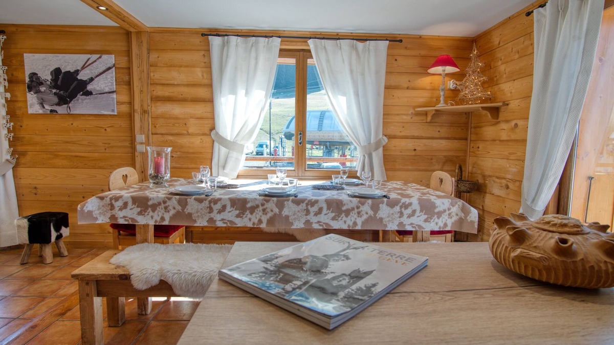 Notre-Dame-de-Bellecombe Apartment | Cosy Lodge Charvin 1350m, at the foot of the slopes.