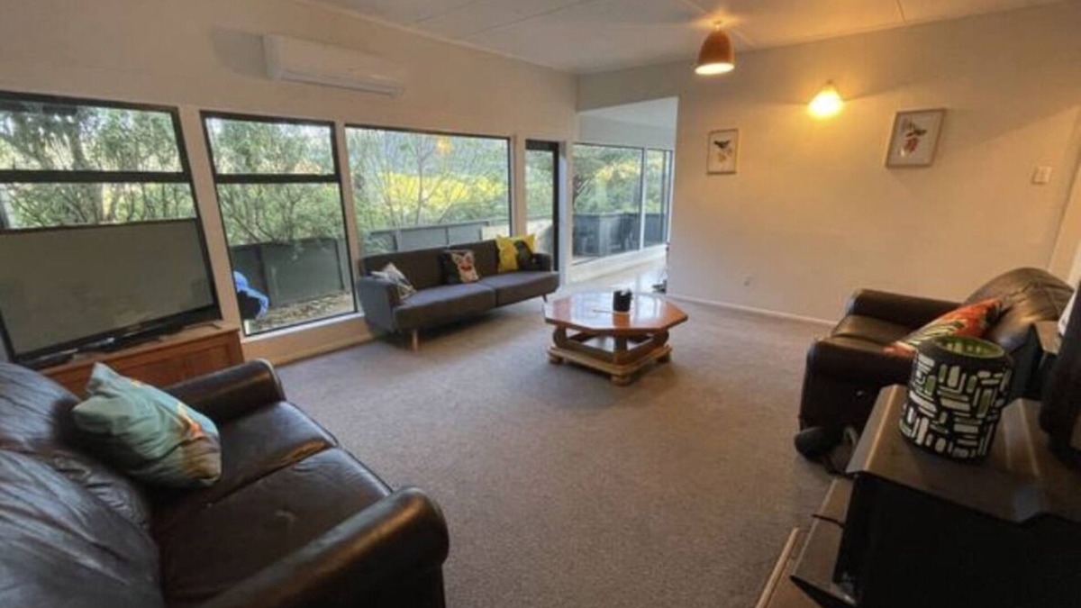Lake Okareka House | Cosy Lake Bach
