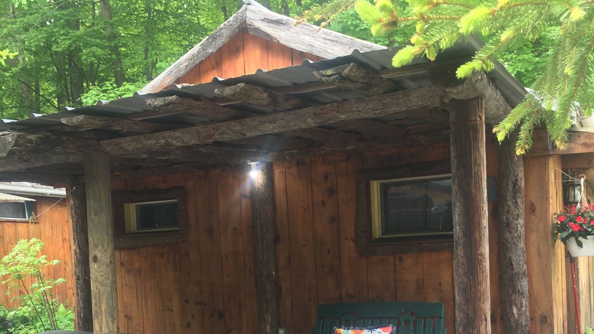 Trumansburg Cabin | Cosy lake propery cabin sleeps 4!