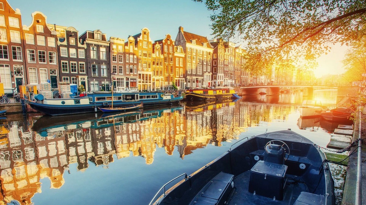 De Weteringschans Apartment | Cosy luxery 2 separate studio's in one apartment 120 m2 CENTRAL AMSTERDAM