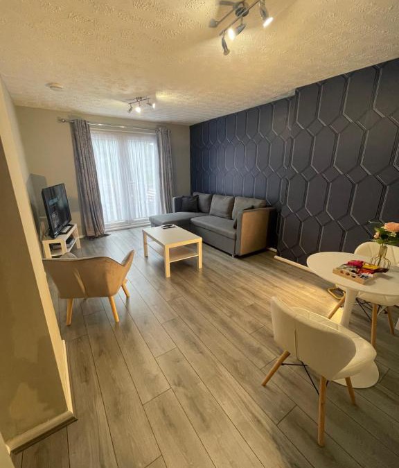 Darlaston Apartment | Cosy, modern Apartment
