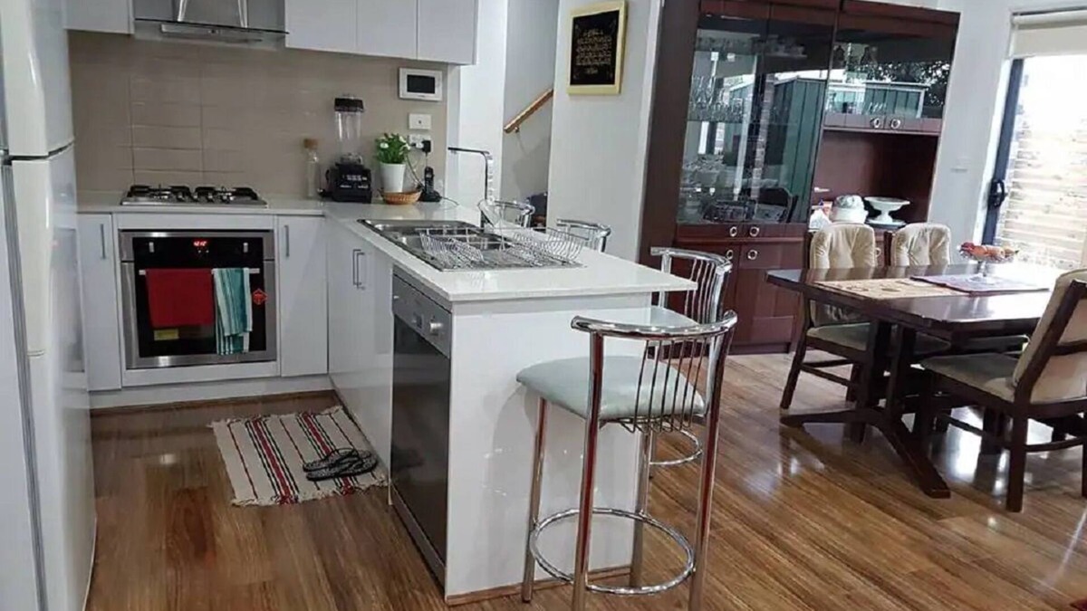 Epping House | Cosy Modern Home in Epping Close to all Amenities