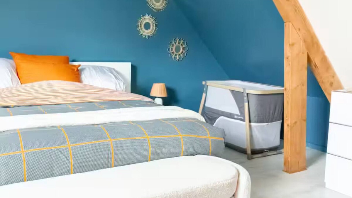 Demouville Apartment | Cosy modern loft close to towns and beaches