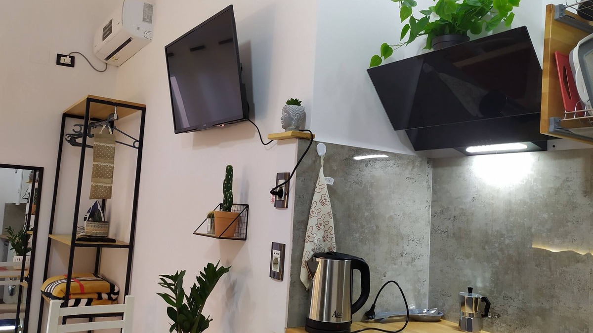 Blloku Apartment | Cosy modern studio in bllok with balcony